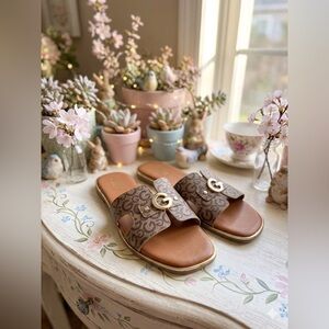NWOB GBG Los Angeles Brown Monogram G Logo Slide Sandals - Size 9